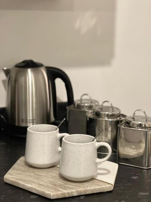 Modern Studio In Popular South Kensington Location ロンドン エクステリア 写真